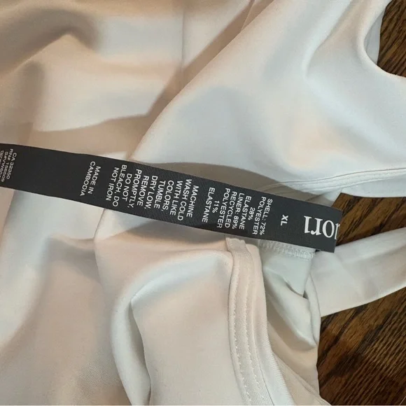 Vuori Volley Dress XL White Built In Bra Tennis Golf Pickleball New NWT - Picture 5 of 6